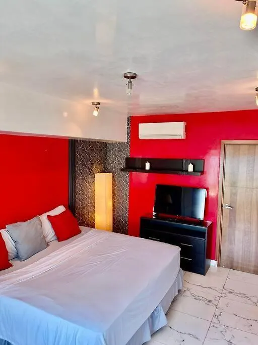 Lux Beachfront 2-Br Apartment Restaurant Santo Domingo